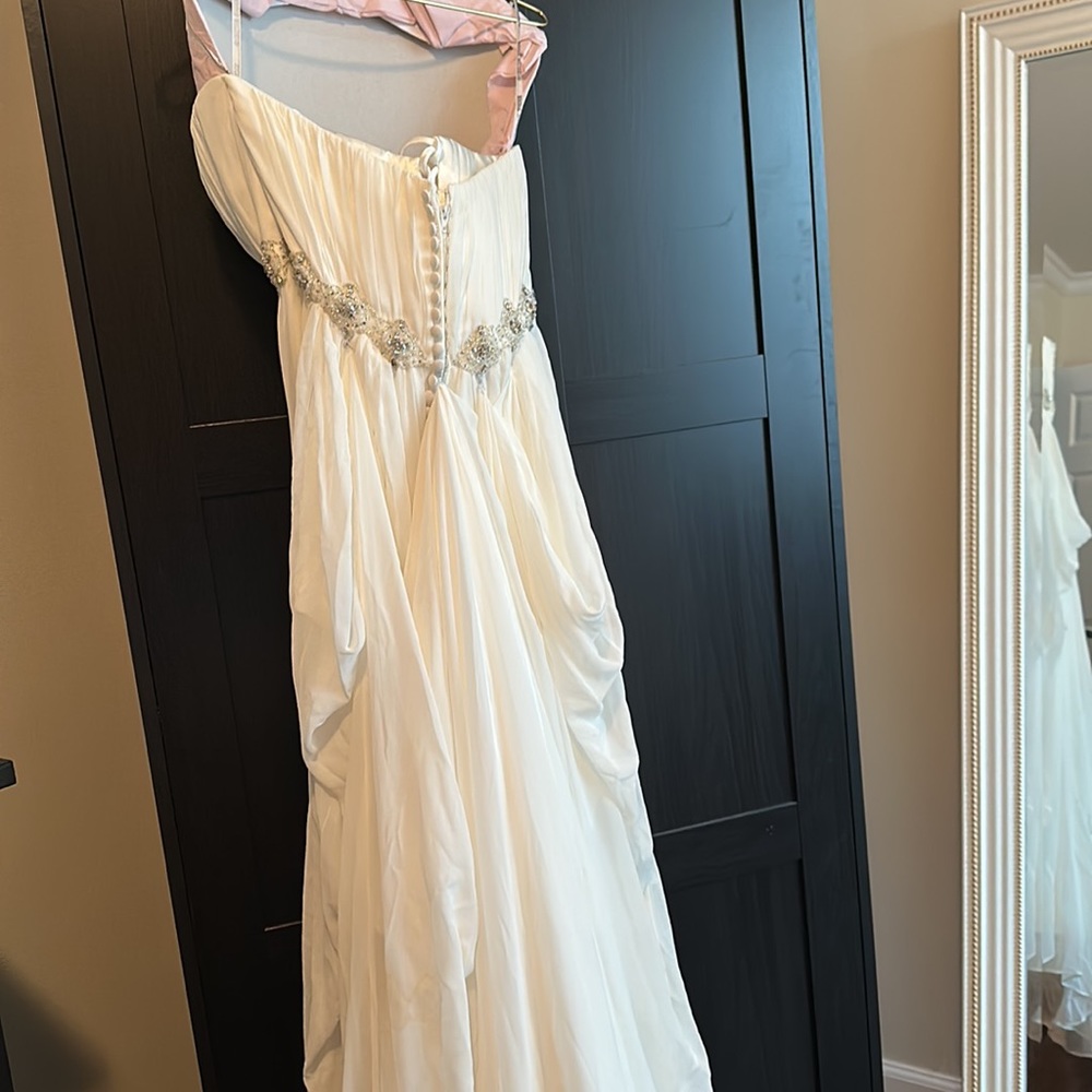 Maggie Sottero wedding dress - Picture 5 of 8